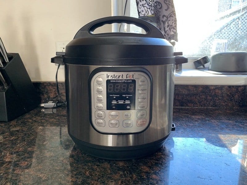 instant pot slow cooker on kitchen counter