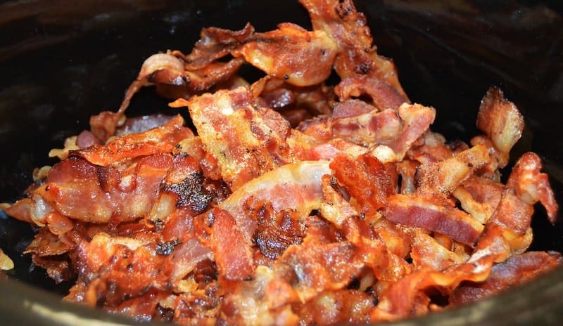 pile of fried bacon strips