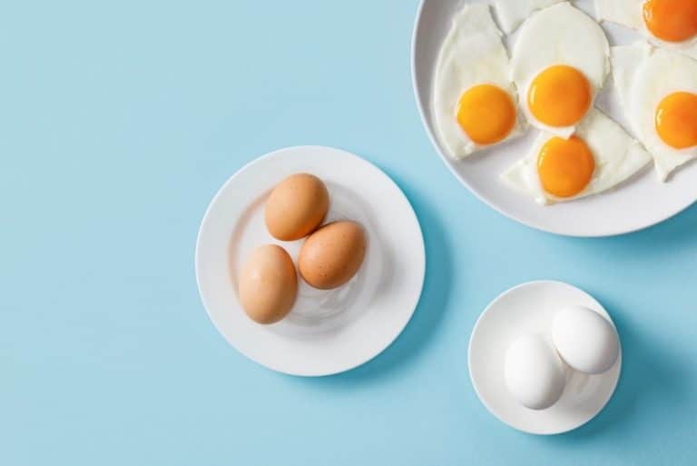 Boiled Eggs vs. Fried Eggs (Similarities and Differences Explained