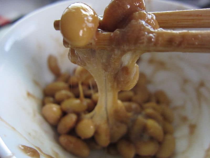 what does natto taste like